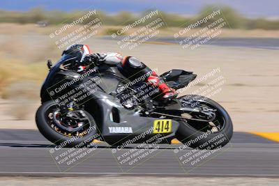 media/Oct-08-2022-SoCal Trackdays (Sat) [[1fc3beec89]]/Turn 16 (125pm)/